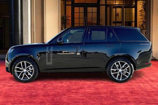 2025 Land Rover Range Rover P530 SE