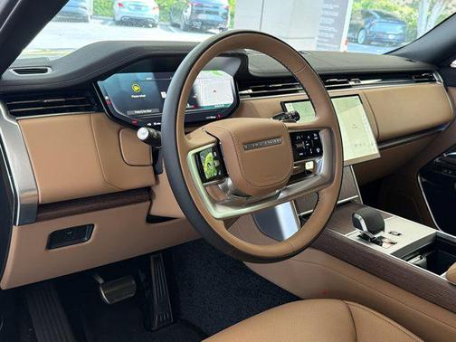 2026 Land Rover Range Rover P400 SE 7 Seat