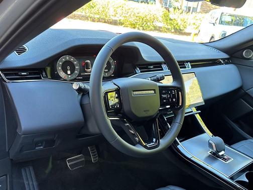 Seoul Pearl Silver Metallic 2026 Land Rover Range Rover Evoque Dynamic SE