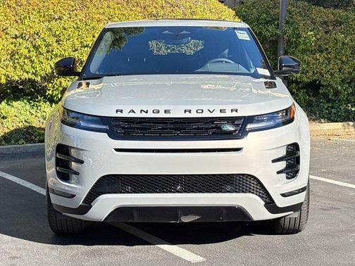 Seoul Pearl Silver Metallic 2026 Land Rover Range Rover Evoque Dynamic SE
