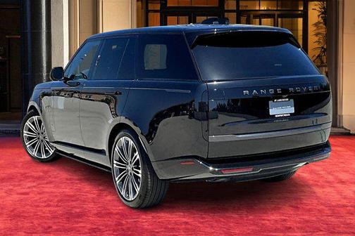 2025 Land Rover Range Rover P400 SE