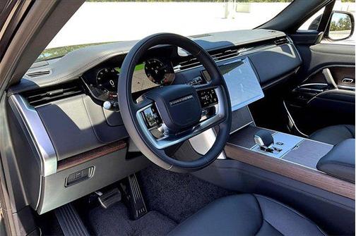 2025 Land Rover Range Rover P400 SE