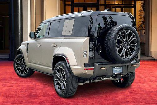 2025 Land Rover Defender P635 OCTA