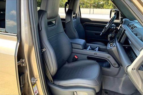 2025 Land Rover Defender P635 OCTA