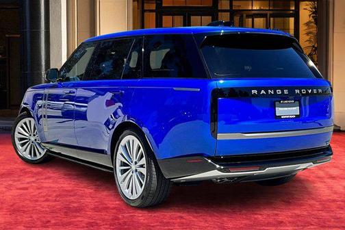 2025 Land Rover Range Rover P530 SE 7 Seat