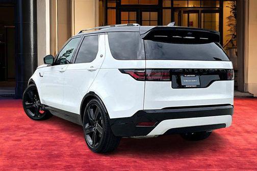 2025 Land Rover Discovery P300 Dynamic SE