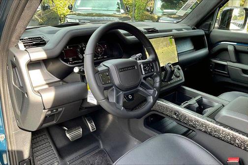 2026 Land Rover Defender P635 OCTA