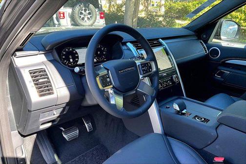 2026 Land Rover Discovery Gemini Edition