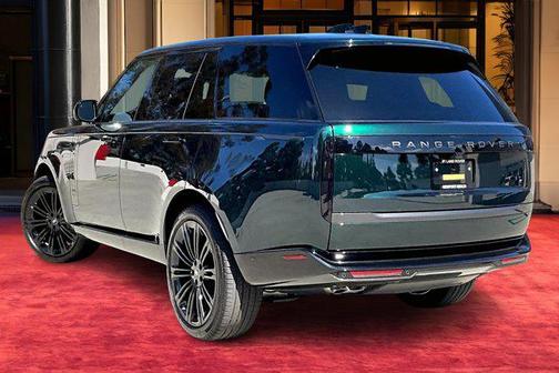2025 Land Rover Range Rover P530 SE