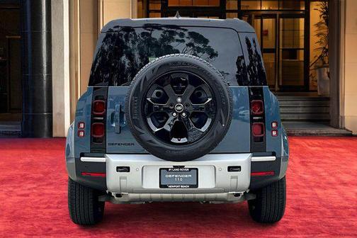 2025 Land Rover Defender 110 P300