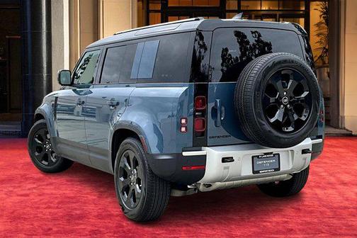 2025 Land Rover Defender 110 P300