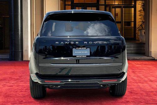 2025 Land Rover Range Rover P530 SE 7 Seat