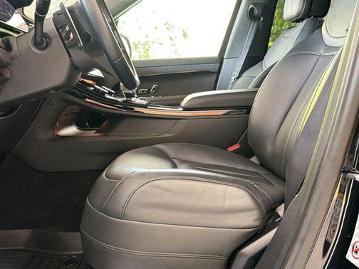 Santorini Black Metallic 2023 Land Rover Range Rover Sport SE