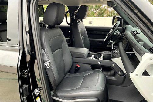 2024 Land Rover Defender 110 P500 SE