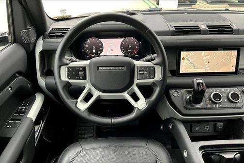 2024 Land Rover Defender 110 P500 SE