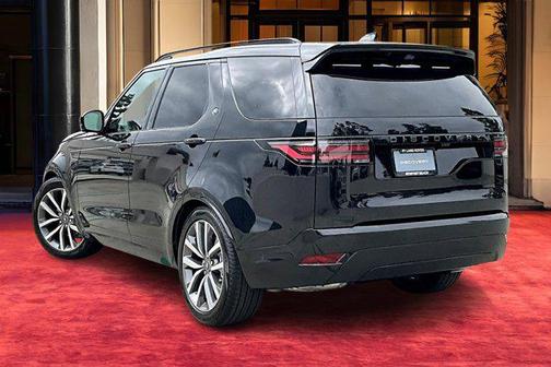 2025 Land Rover Discovery P300 Dynamic SE