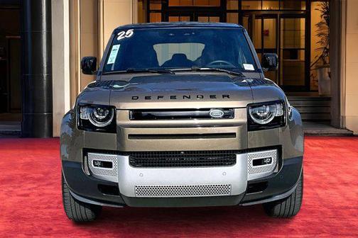 2025 Land Rover Defender 110 P400 S