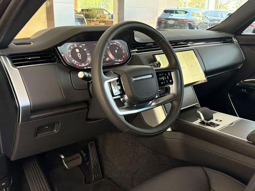 Carpathian Grey Premium Metallic 2026 Land Rover Range Rover P400 SE