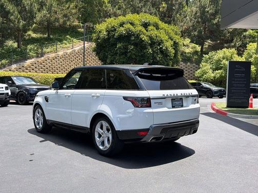 White 2019 Land Rover Range Rover Sport HSE