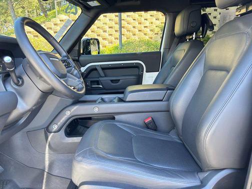 Fuji White 2025 Land Rover Defender 90 P300 S