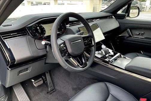 2025 Land Rover Range Rover Sport SE