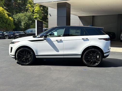 Ostuni Pearl White Premium Metallic 2026 Land Rover Range Rover Evoque S