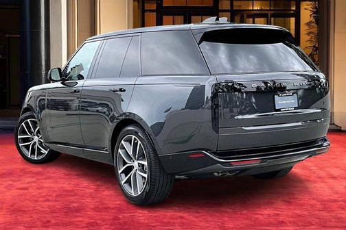 2025 Land Rover Range Rover P530 SE