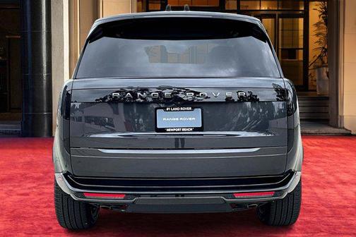 2025 Land Rover Range Rover P530 SE