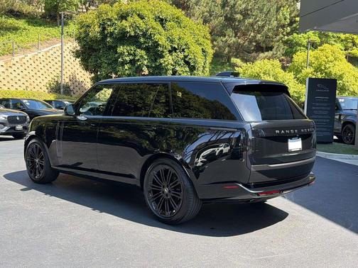Black 2025 Land Rover Range Rover P400 SE 7 Seat