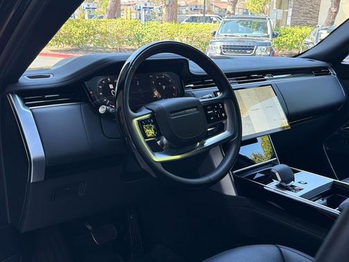 Black 2025 Land Rover Range Rover P400 SE 7 Seat