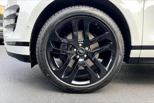 1aa/White 2026 Land Rover Range Rover Evoque Dynamic SE