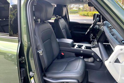 2026 Land Rover Defender P400 X-Dynamic SE