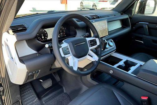 2025 Land Rover Defender 130 P400 X-Dynamic SE