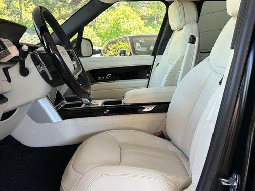 Obsidian Black SV Bespoke Ultra Metallic Satin 2026 Land Rover Range Rover P530 SE
