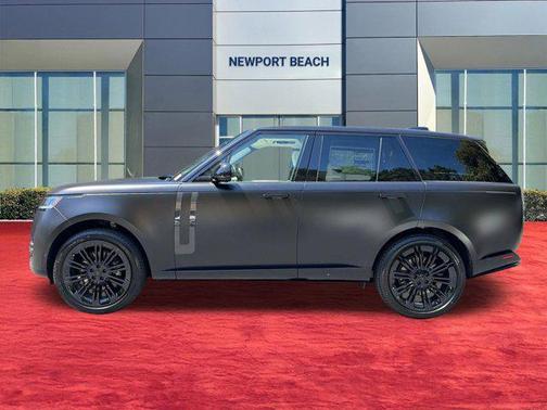 Obsidian Black SV Bespoke Ultra Metallic Satin 2026 Land Rover Range Rover P530 SE