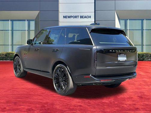 Obsidian Black SV Bespoke Ultra Metallic Satin 2026 Land Rover Range Rover P530 SE