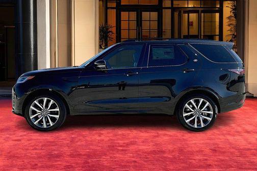 2025 Land Rover Discovery P360 Dynamic SE