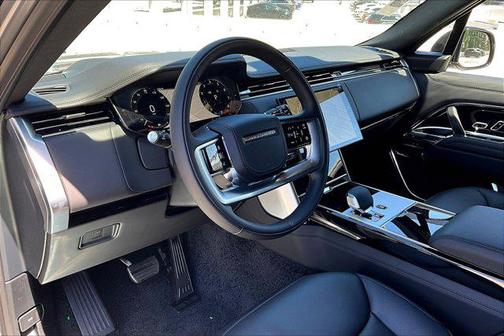 2025 Land Rover Range Rover P530 SE