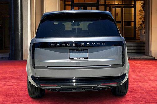 2025 Land Rover Range Rover P530 SE