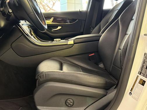 Polar White 2018 Mercedes-Benz GLC 300 Base