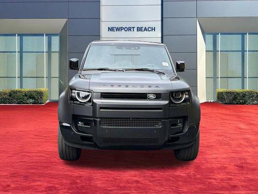 Santorini Black Metallic 2026 Land Rover Defender X-Dynamic SE