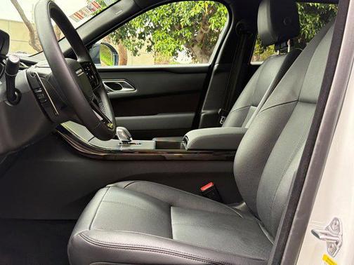 2026 Land Rover Range Rover Velar P250 SE R-Dynamic