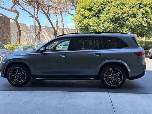 Selenite Grey Metallic 2023 Mercedes-Benz GLS 450 4MATIC