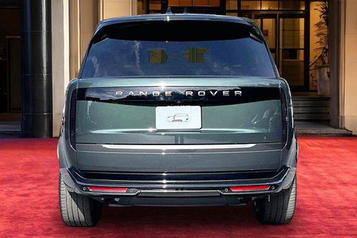 2026 Land Rover Range Rover P550e SE