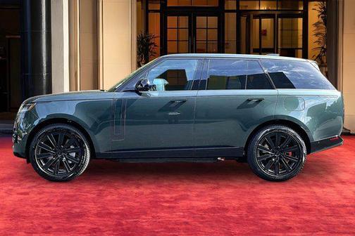 2026 Land Rover Range Rover P550e SE