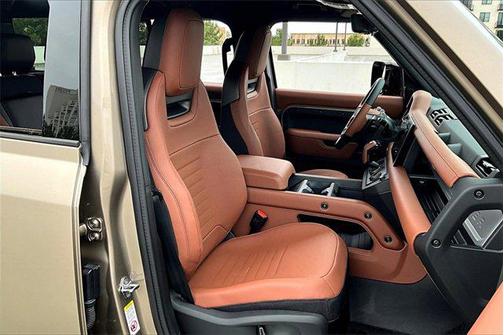 2025 Land Rover Defender P635 OCTA