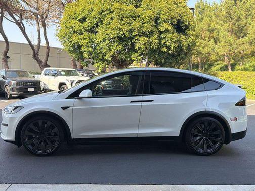 Pearl White Multi-Coat 2024 Tesla Model X Long Range