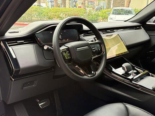 British Racing Green in Gloss 2026 Land Rover Range Rover Sport SE