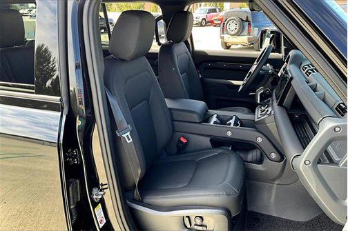 2025 Land Rover Defender 110 P400 S