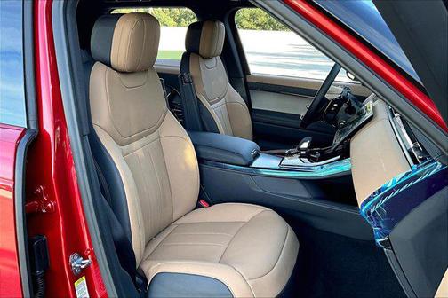 2025 Land Rover Range Rover Sport SE